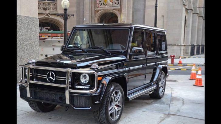 <p><strong>Mercedes Benz G</strong><br />
<br />
Mercedes markası ve SUV araç denilince aslında ilk aklımıza gelmesi gereken araba gerçek bir arazi devi olan Mercedes G modeli olmalı.</p>
