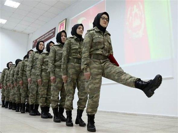 <p>Bunda onların zararları da var. Bu savaşta biz el uzatıyoruz, siz de elimizi tutun. Çok yaşasın bizim 100 seneden fazla dostluğumuz ,kardeşliğimiz."</p>
