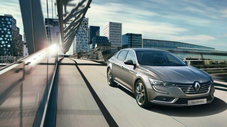 <p>Talisman, Symbol, Megane Sedan (Joy 1.6 benzinli hariç), Koleos ve Zoe modellerinde ise 12 bin lira kredi 12 aya kadar sıfır faiz seçeneği bulunuyor. Bu modellerde daha fazla kredi ve vadelerde ise maksimum 48 aya kadar yüzde 1,29 sabit faiz imkanı sağlanıyor.</p>
<p>Renault'nun hafif ticari modelleri Master ve Trafic için ise 30 bin lira kredi 18 ay vade yüzde sıfır faizle satılıyor. Bu modellerde daha yüksek taleplerde 48 aya kadar yüzde 0,99 sabit faiz oranı mevcut. Finansman kampanyasına katılmak istemeyen müşterilere ise 2 bin liralık ek indirim sağlanıyor.</p>