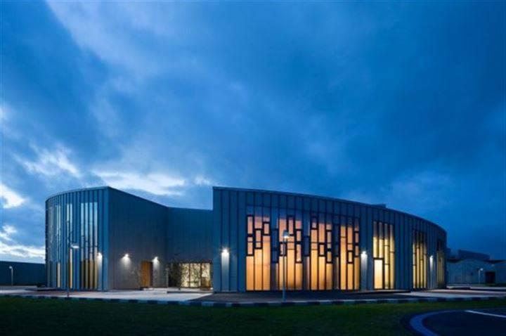 <p>Mahkumların kendilerini ikinci sınıf vatandaş gibi hissetmeyecekleri hapishanede, spor salonu, k&uuml;t&uuml;phane, sanat merkezi ve kilise bulunuyor.</p>

<p>​</p>
