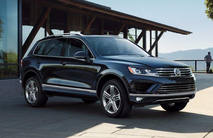 <p><strong>VW Touareg</strong></p>

<p>Alman otomotiv devi Volkswagen'in çekici, havalı ve karizmatik SUV aracı Touareg, Cayenne ve Audi Q7 ile aynı platformda üretiliyor.</p>
