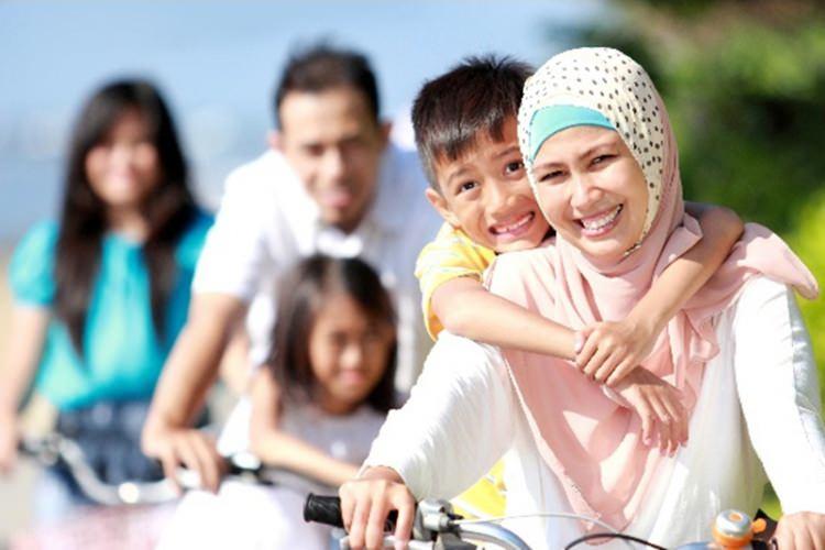 <p><span style="color:#FFA500"><strong>8- Oyunu çocukların dünyası olarak görerek onlarla oyun oynamışlardır.</strong></span></p>
