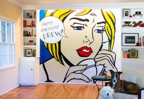 <p>Evinizin dekorasyonunu tamamen değiştirecek olan pop art desenli duvar kağıtları, mavi, kırmızı, sarı gibi renklerin bir arada olduğu modellerden olabilir.</p>
