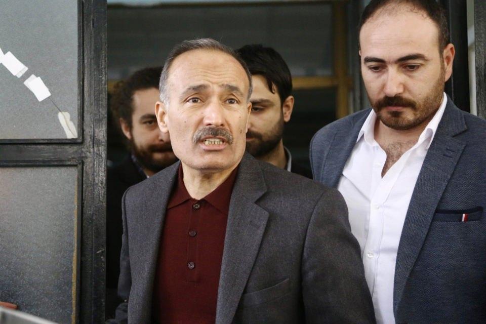 <p>Agos Gazetesi Genel Yayın Yönetmeni Dink'in öldürülmesine ilişkin 35 kişinin yargılandığı davada, Emniyet Genel Müdürlüğünden gelen yazıda, eski İstihbarat Daire Başkanı Akyürek'in de aralarında bulunduğu 13 sanıkta, FETÖ'nün şifreli haberleşme programı "ByLock" tespit edildiği bildirildi.</p>
<p> </p>