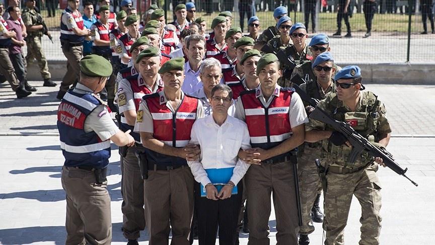 <p>FETÖ'nün 15 Temmuz 2016'daki darbe girişimi sırasında komuta merkezi olarak kullanılan Akıncı Hava Üssü'ndeki eylemlere ilişkin 486 sanığın yargılanmasına başlandı. </p>
<p> </p>