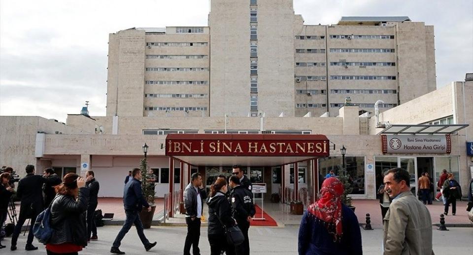 <p>Eski CHP Genel Başkanı ve CHP Antalya Milletvekili Baykal, 51 gündür tedavi gördüğü İbn-i Sina Hastanesi'nden fizik tedavi ve rehabilitasyon için ambulans uçakla Almanya'daki bir merkeze götürüldü.</p>
<p> </p>