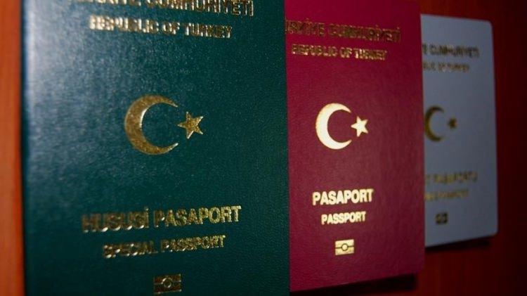 <p>OHAL kapsamında çıkarılan KHK ile TCK'nın ilgili maddelerince hakkında soruşturma veya kovuşturma yürütülen ve yabancı ülkede bulunması nedeniyle kendisine ulaşılamayan vatandaşların, "Yurda dön" ilanına rağmen 3 ay içinde yurda dönmemeleri halinde vatandaşlıktan çıkarılması düzenlemesine gidildi.</p>

<p> </p>
