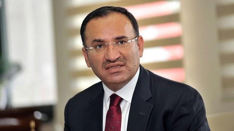 <p>Adalet Bakanı Bekir Bozdağ, Amerika Birleşik Devletleri'ne giderek FETÖ elebaşı Gülen'in iadesine ilişkin ABD'li yetkililerle görüşme yaptı.</p>

<p> </p>
