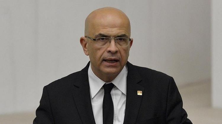 <div>CHP İstanbul Milletvekili ve eski Hürriyet Gazetesi Genel Yayın Yönetmeni Enis Berberoğlu'nun, MİT TIR'larının durdurulması olayına ilişkin "devletin güvenliği veya iç veya dış siyasal yararları bakımından niteliği itibarıyla gizli kalması gereken bilgileri siyasal veya askeri casusluk maksadıyla açıklamak" suçundan 25 yıl hapis cezasına çarptırılarak, tutuklanmasına karar verildi. Berberoğlu, Maltepe Cezaevi'ne konuldu.</div>

<div> </div>
