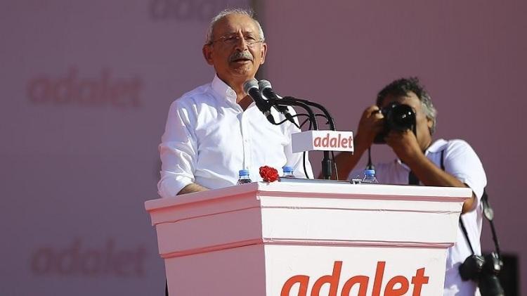 <div>CHP Genel Başkanı Kılıçdaroğlu, Milletvekili Enis Berberoğlu'nun tutuklanmasına tepki için başlattığı Adalet Yürüyüşü'nü, 25 gün sonra İstanbul Maltepe'de düzenlediği mitingle sona erdirdi.</div>

<div> </div>
