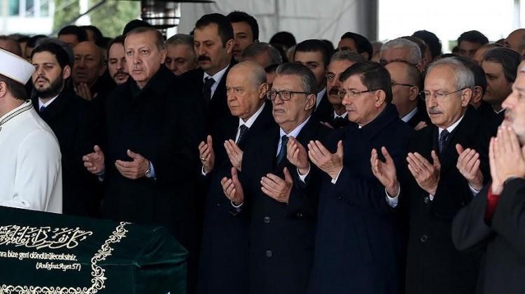 <div>Eski başbakanlardan Mesut Yılmaz'ın 38 yaşındaki oğlu Yavuz Yılmaz vefat etti.</div>

<div> </div>
