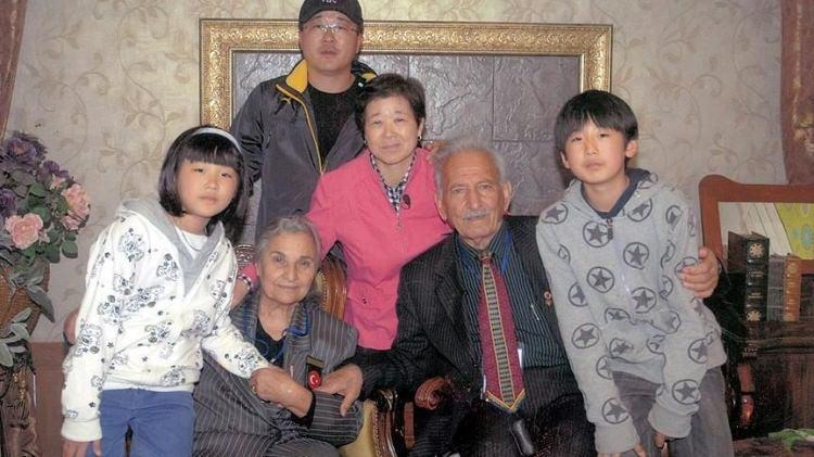 <div>"Ayla" filmiyle hikayesi beyaz perdeye aktarılan Koreli Eunja Kim'in manevi babası Kore Gazisi Astsubay Süleyman Dilbirliği, İstanbul'da 91 yaşında vefat etti.</div>

<div> </div>

