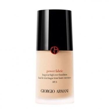 <p><strong>2-Giorgio Armani Power Fabric Foundation / 205,00TL</strong></p>

<p>Nemli makyajı sevenlerin çok beğeneceği Giorgio Armani'nin özel seri olan bu fondöteni, kusursuz bir görünüm sağlıyor.</p>
