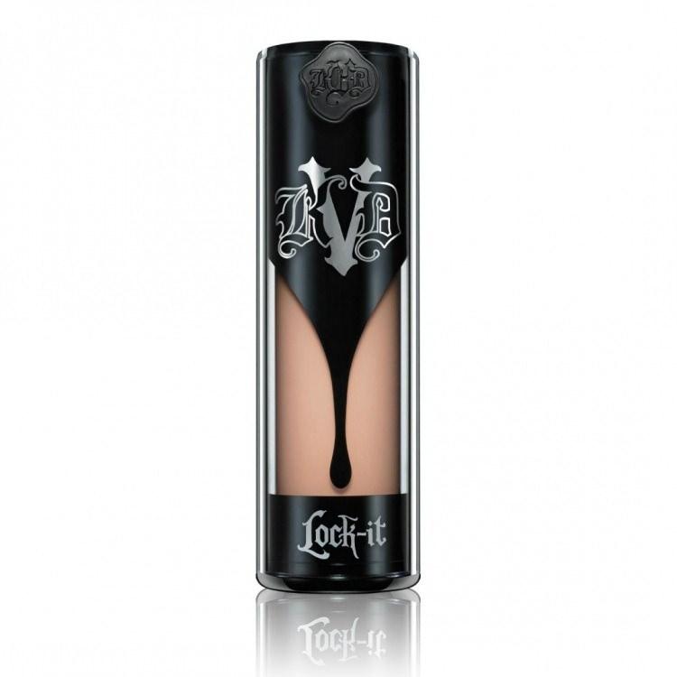 <p><strong>3-Kat Von D Lock It Foundation / 133,00 TL</strong></p>

<p>Yoğun pigmentasyonu sayesinde tam kapatıcılık sağlıyor. Yapılan yorumlara göre yağmur veya en sıcak günde bile akmayan bu fondöten kullanıcıları tarafından çok beğenilmiş.</p>

<p> </p>

<p> </p>
