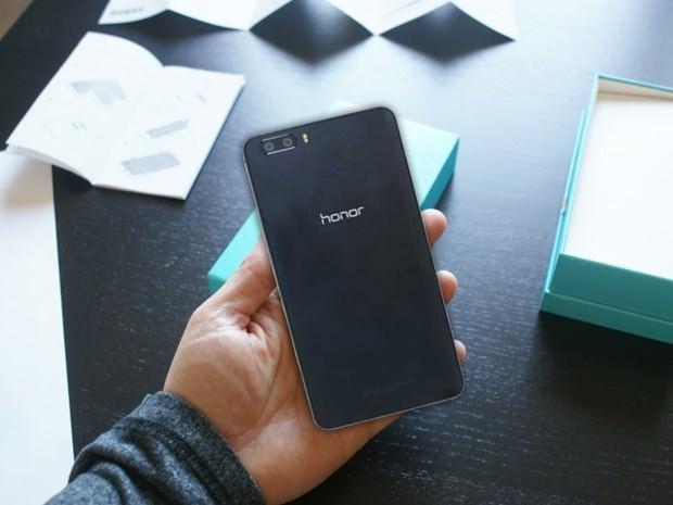 <p>Huawei Honor 6X</p>

<p>Boyut: 5.1 inç</p>
