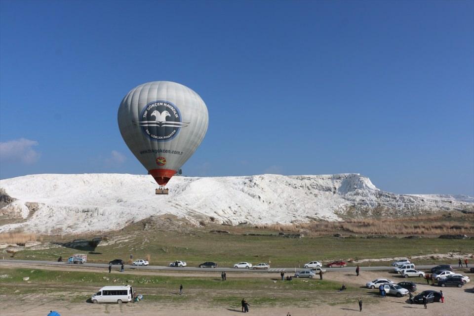 <p>Köse, "Balonu daha çok Çinliler, Koreliler ve Japonlar tercih ediyor." dedi.</p>
<p> </p>