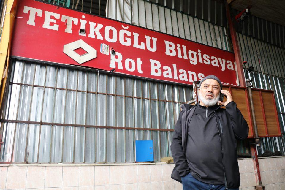 <p>Türkiye’de yankı uyandıran 54 yaşındaki rot balans ustası İbrahim Tetikoğlu’nun sedye üzerindeki fıtık tedavi yöntemi haberinin ardından, Sağlık Bakanlığı devreye girdi. </p>
