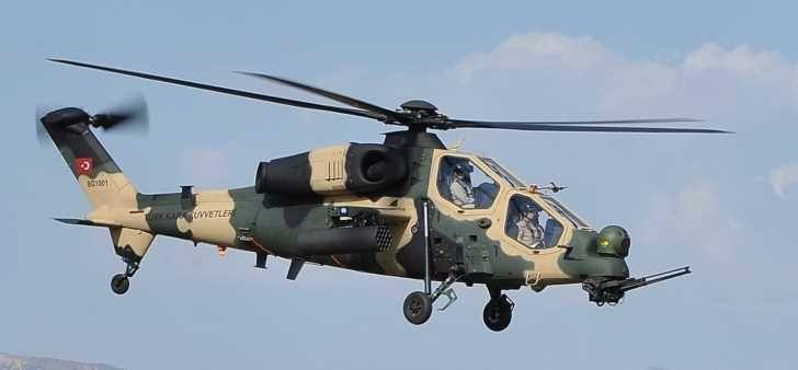 <p><strong>5. T-129 ATAK (TÜRKİYE- İTALYA)</strong><br />
<br />
Yapımı için 1995'te start verilen Türk- İtalyan ortak üretimi olan ilk T-129, 22 Nisan 2014 tarihinde Türk Kara Kuvvetleri'ne teslim edilmiştir. Atak'ın %60 oranında yerli malzemeyle yapılması hedeflenmektedir.</p>