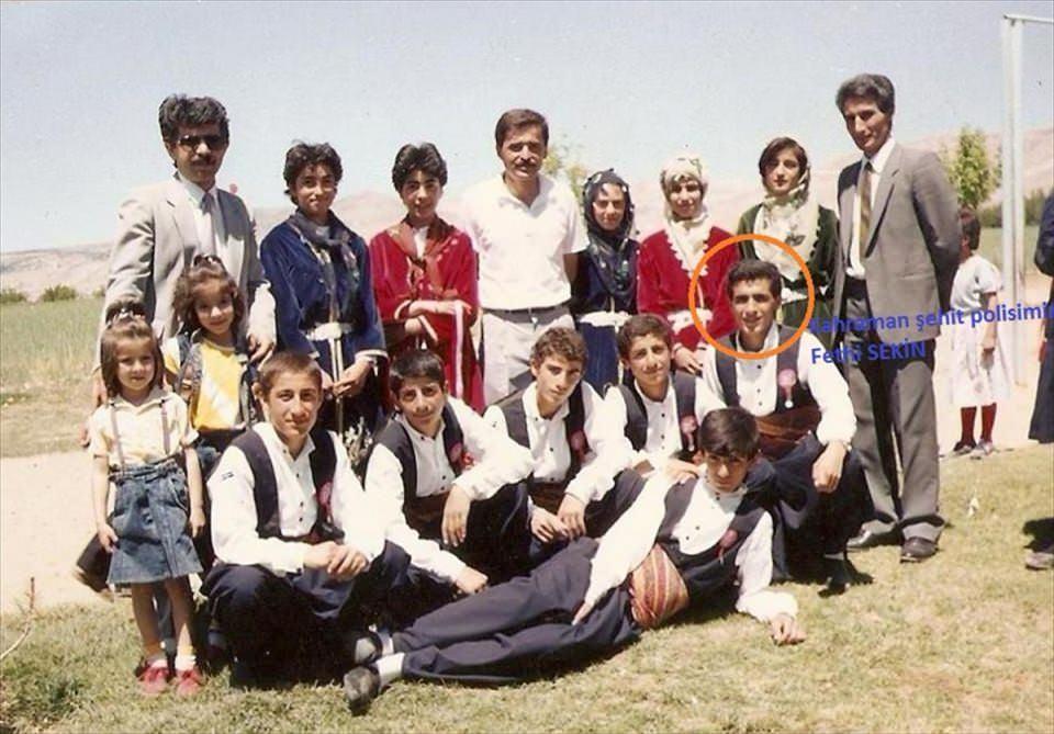 <p>İşte o kahraman şehit polisimizden geriye kalan ve hayatının en önemli anlarını anlatan fotoğraflar...</p>
<p> </p>