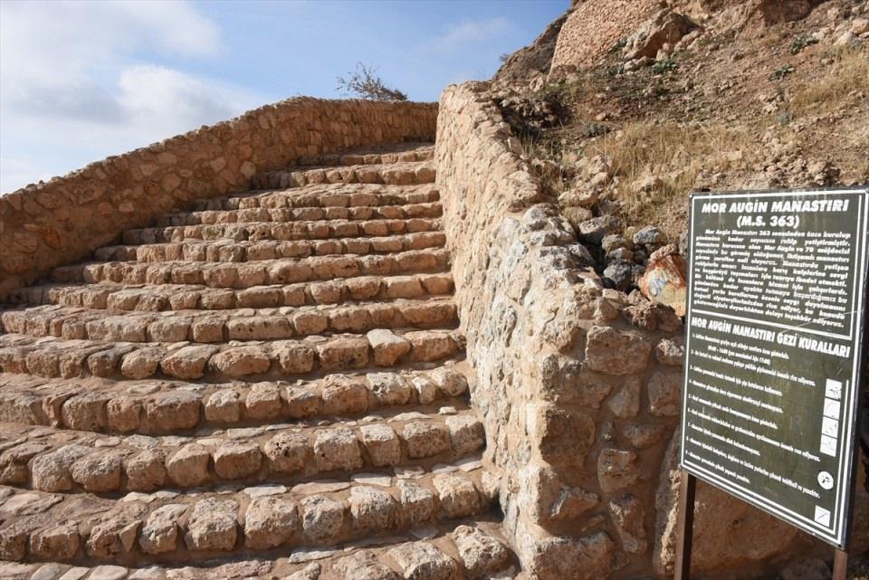 <p> Buranın 2 kilometre batı kısmında Marin Antik Kenti var. Ortaçağ kalesiyle birlikte turizme kazandırabilir. Bu alanlar dünya kültür turizmi açısından UNESCO’ya girecek alanlar açısından özel ve değerli alanlardır."</p>
