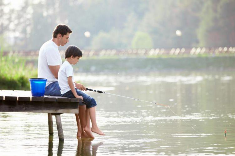 <p><strong>2- Balık tutmak</strong></p>

<p>Araştırmalara göre, balık tutmak kişinin kendisini rahat hissetmesini sağlıyor ve dinlendiriyor.</p>
