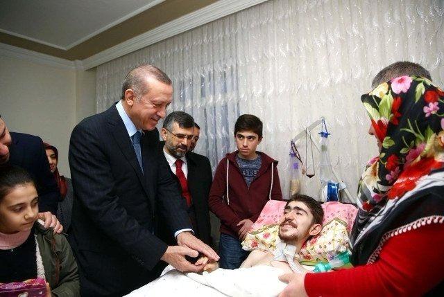 <p>Bu arada Erdoğan, Demir'i, geçtiğimiz mart ayında Sultanbeyli'deki evinde ziyaret etmişti. </p>
