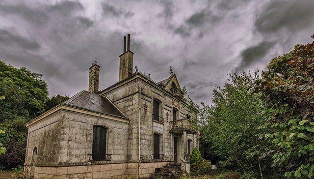 <p>BU EVDE SANKİ ZAMAN DONMUŞ!</p>

<p>Fransa'nın kırsal kesiminde bulunan terk edilmiş evin i&ccedil;i sizi &ccedil;ok şaşırtacak.</p>
