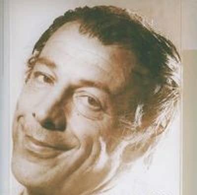 <p>Yeşilçam filmlerinin efsane oyuncusu Münir Özkul bugün yaşamını yitirdi. Özkul kaç yaşında vefat etti? Hastalığı neydi? Hangi filmlerde rol aldı? sizler için araştırdık...</p>