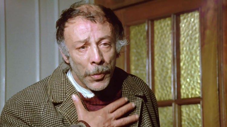 <p>1972 yılında ise Hülya Koçyiğit ve Tarık Akan ile birlikte aynı sahneyi paylaştıkları "Sev Kardeşim" filmiyle Antalya Altın Portakal Film Festival'inde "En İyi Erkek Oyuncu" ödülünü aldı.</p>