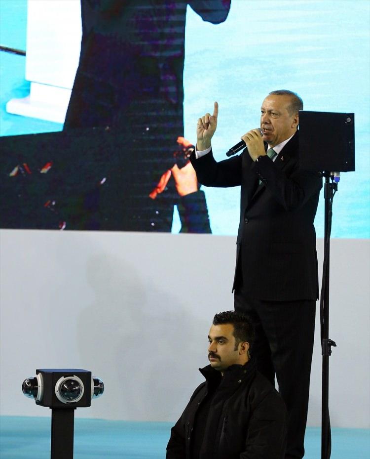 <p>Cumhurbaşkanı Recep Tayyip Erdoğan Tokat'ta il kongresine katıldı. Kentte ve kongre salonunda yoğun güvenlik önlemi alındı.</p>

<p> </p>
