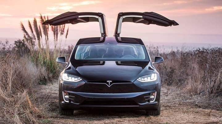 <p><strong>3. Tesla Model X (381 - 465 - 565 km)</strong></p>
<p> </p>