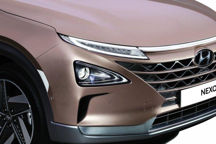 <p>Önceki jenerasyonlara göre daha hafif ve daha ferah bir kabine sahip olan NEXO, Hyundai'nin büyümekte olan eko-araç portföyünün en son üyesi ve otomotiv sektöründeki en çeşitli güç aktarma organı dizilimine sahip CUV modellerden biri.</p>