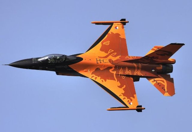 <p>HOLLANDA - 61 SAVAŞ UÇAĞI</p>

<p>61 X F-16A </p>

<p>SİPARİŞİ VERİLEN: 35 X F-35A</p>
