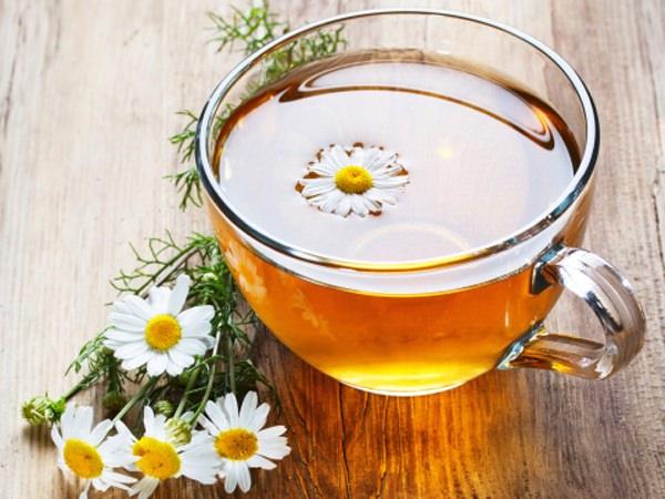 <p><strong>Papatya çayı</strong></p>

<p>Midedeki iltihabı yok eden ve ülserin görülme ihtimalini azaltan papatya çayı, sağlık açısından oldukça faydalıdır.</p>
