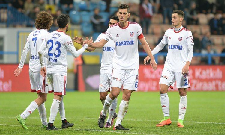 <p>KARABÜKSPOR</p>

<p> </p>

<p>Ocak 2018: 14.1 milyon euro</p>

<p>Ocak 2016: 17.3 milyon euro</p>

<p>Değişim: -%18.5</p>
