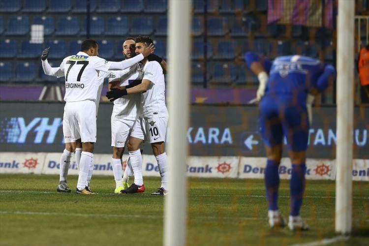 <p>AKHİSARSPOR</p>

<p>Ocak 2018: 25.1 milyon euro</p>

<p>Ocak 2016: 37.8 milyon euro</p>

<p>Değişim: -%9.7</p>
