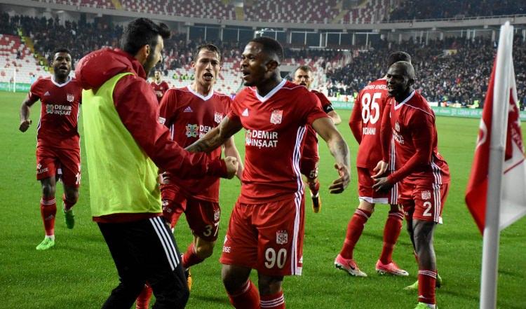 <p>SİVASSPOR</p>

<p>Ocak 2018: 22.4 milyon euro</p>

<p>Ocak 2016: 34.5 milyon euro</p>

<p>Değişim: -%35.1</p>
