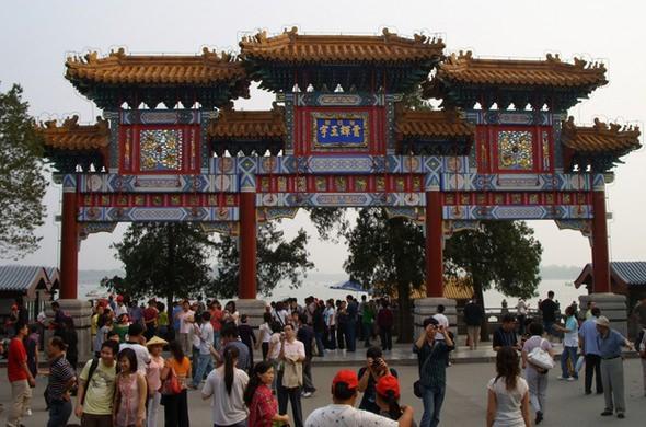 <p>İş ve sosyal hakların zengin olduğu &uuml;lkede ekonomi ise giderek g&uuml;&ccedil;lenmeye devam ediyor.</p>
