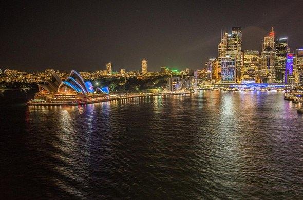 <p>Yaşam standartlarının &uuml;st d&uuml;zey olması ve sahip olduğu g&uuml;&ccedil;l&uuml; ekonomisi ile dikkat &ccedil;eken Avustralya, işsizliğin en az olduğu &uuml;lkelerden biri.</p>

<p>&nbsp;</p>
