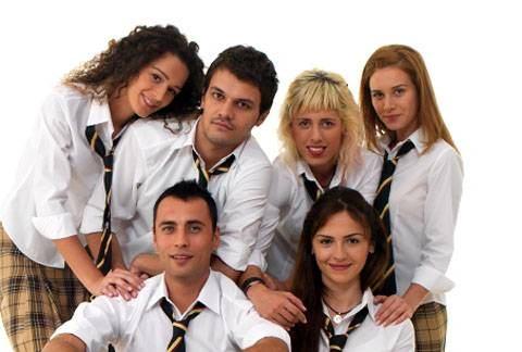 <div><strong>Arka Sıradakiler</strong></div>

<div> </div>

<div>Kağıthane Lisesi'nde çekilmişti.</div>
