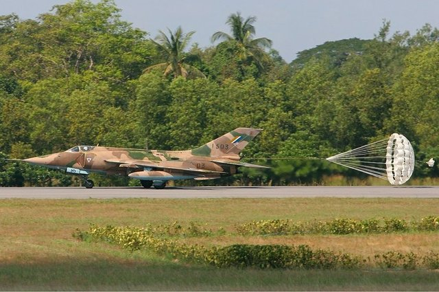 <p>MYANMAR - 93 SAVAŞ UÇAĞI</p>

<p>21 X A-5 </p>

<p>1 X F-6 </p>

<p>24 X F-7 </p>

<p>16 X JF-17 </p>

<p>31 X MiG-29 </p>

<p> </p>
