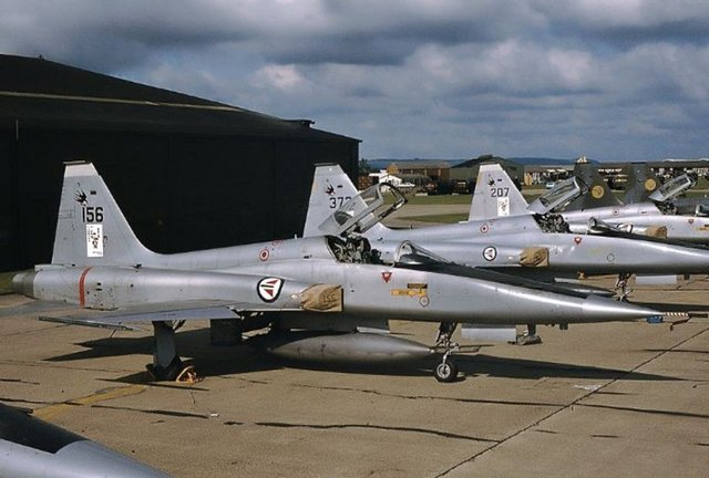 <p>NORVEÇ - 49 SAVAŞ UÇAĞI</p>

<p>46 X F-16A </p>

<p>3 X F-35A</p>

<p>SİPARİŞİ VERİLENLER: 42 X F-35A</p>
