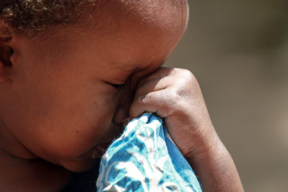 <p>Kenya’daki Dadaab mülteci kampında yaşayan bazı çocuklarsa yaşadıkları acıları gözleriyle anlatıyor.</p>
