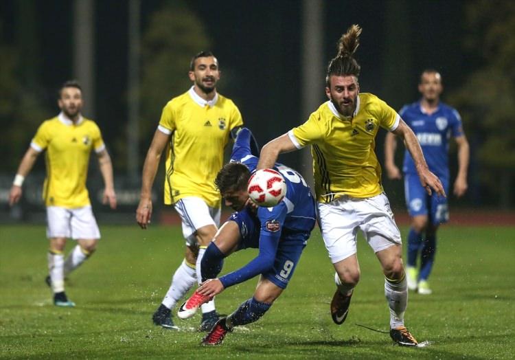 <p>Fenerbahçe, Süper Lig'in ikinci yarısına hazırlanırken Antalya kampının son gününde Arnavutluk'un Kukesi takımıyla karşı karşıya geldi.</p>
