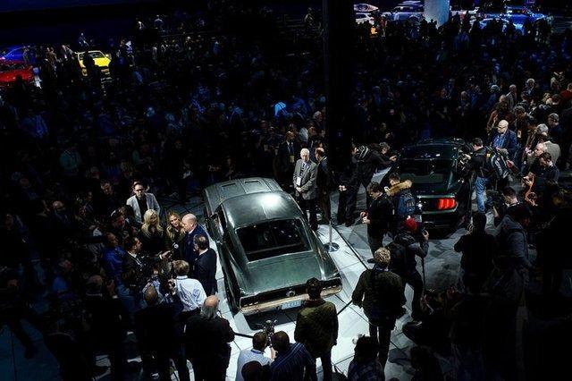 <p>Aracın tanıtımı Detroit Otomobil Fuarı'nda yapıldı.  </p>

<p> </p>

<ul>
</ul>

<ul>
</ul>
