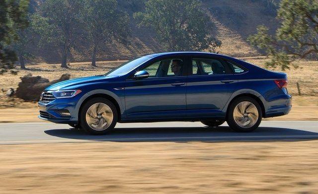 <p>Daha şık ve modern bir tasarıma kavuştuğu görülen araçta Volkswagen'in Arteon modelinden de esinlenmeler açıkça belli oluyor.</p>
<p> </p>
<ul>
</ul>
<ul>
</ul>