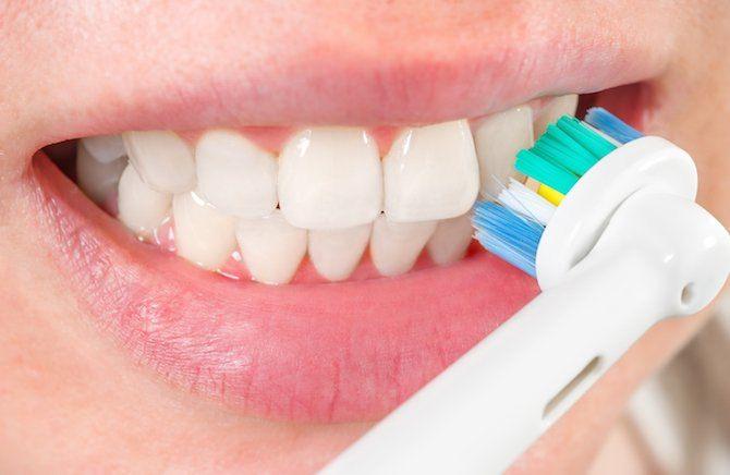 <p>Uzmanlar, yanlış bir şekilde kullanılan elektrikli diş fırçalarının diş ve diş etinde hasarlara neden olduğunu açıkladı.</p>
