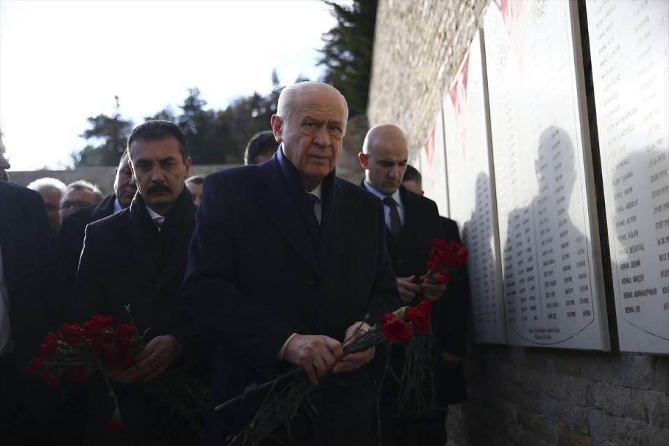 <p>Kızılcahamam Patalya Otel'de bugün başlayan kamp, yarın Genel Başkan Devlet Bahçeli'nin gerçekleştireceği basın toplantısı ile sona erecek. </p>
<p> </p>