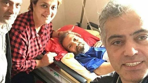 <p>Ünlü sanatçı Cengiz Kurtoğlu'nun abisi Cemal Kurtoğlu hayatını kaybetti.</p>

<p> </p>
