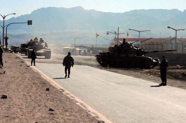 <p><span style="color:#FFD700"><strong>Unian (UKRAYNA)</strong></span><br />
<br />
Türkiye, Suriye'deki Kürt noktalarını havadan vurdu. </p>